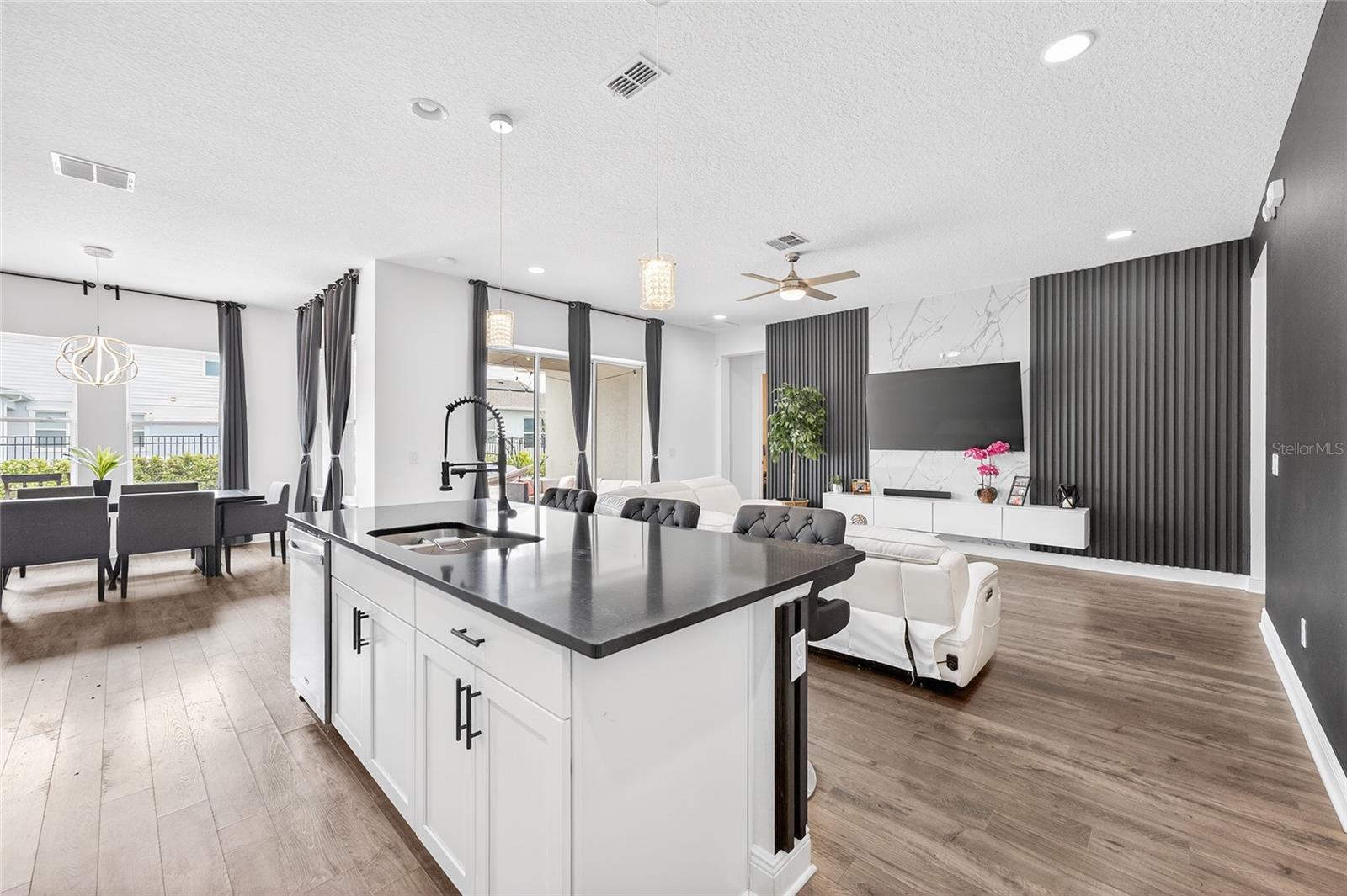 POITRAS EAST N-7 - Residential