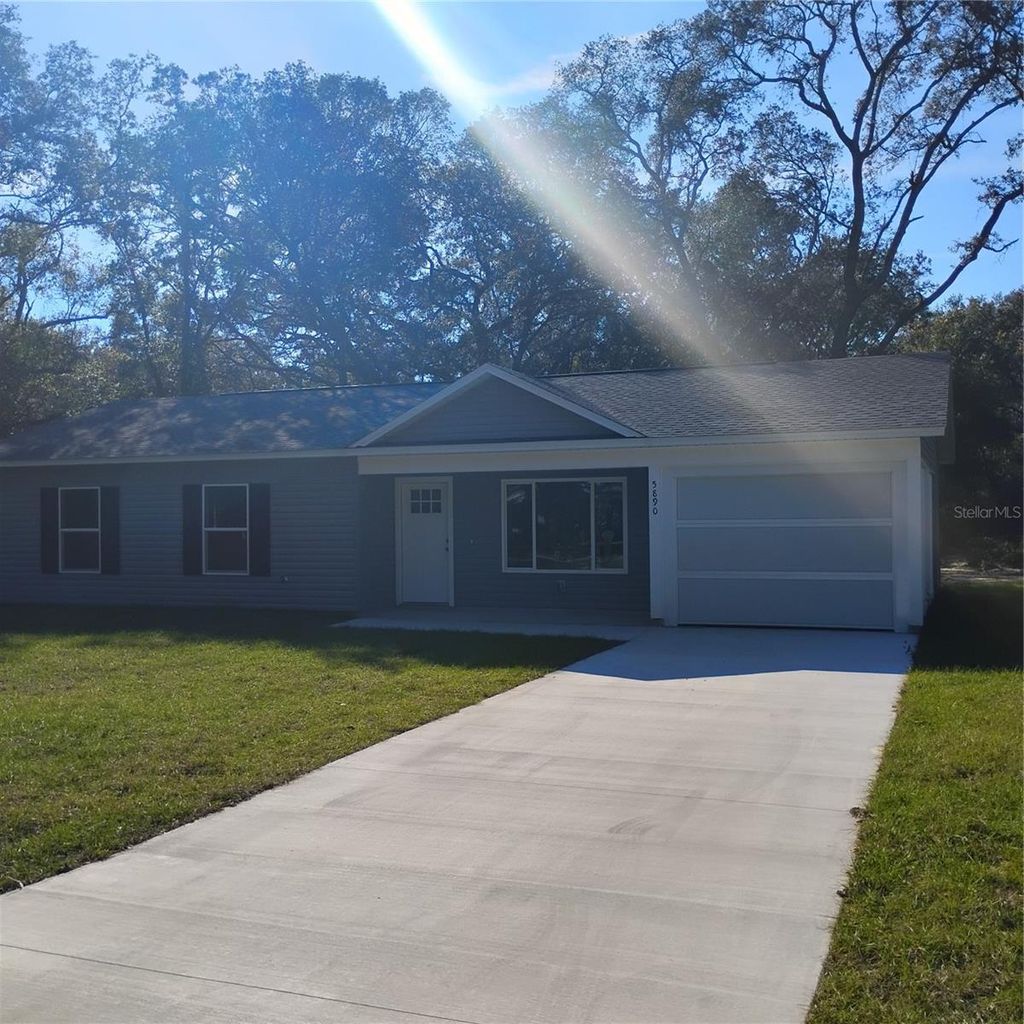 Photo of 5890 SE 171st Court, Ocklawaha, FL 32179 (MLS # OM711647)