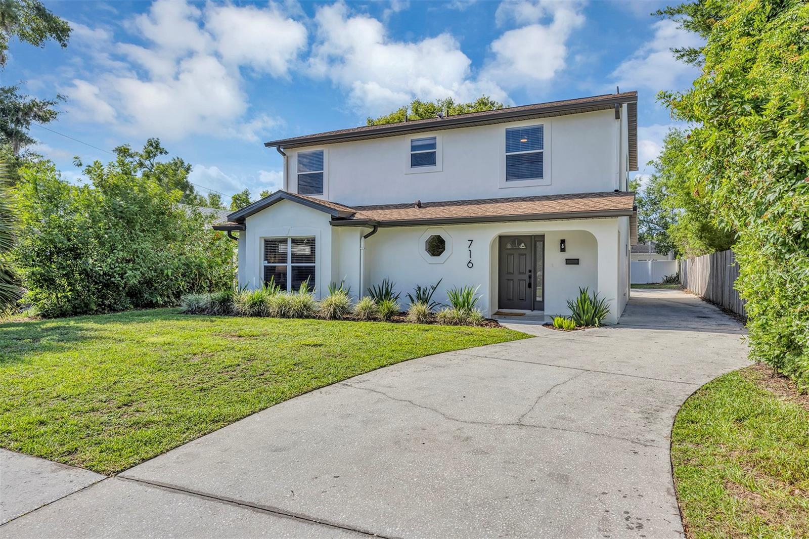 716 GOLFVIEW STREET