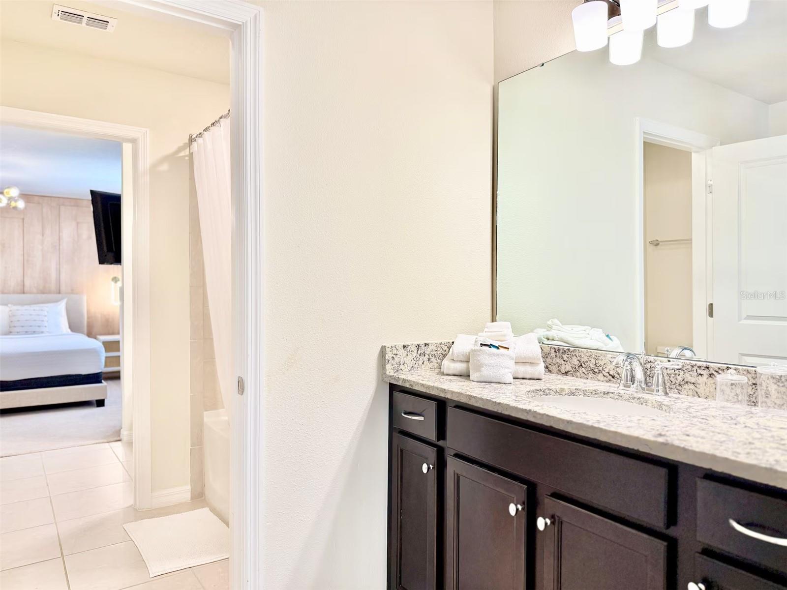 WINDSOR ISLAND RESIDENCE PH 3 - Residential