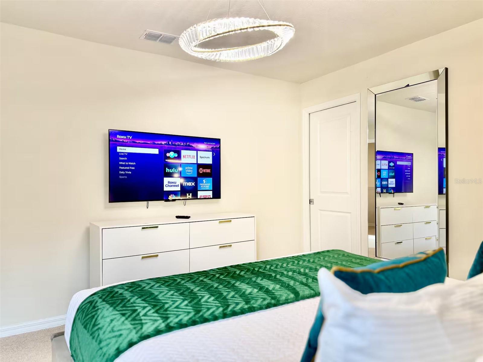 WINDSOR ISLAND RESIDENCE PH 3 - Residential