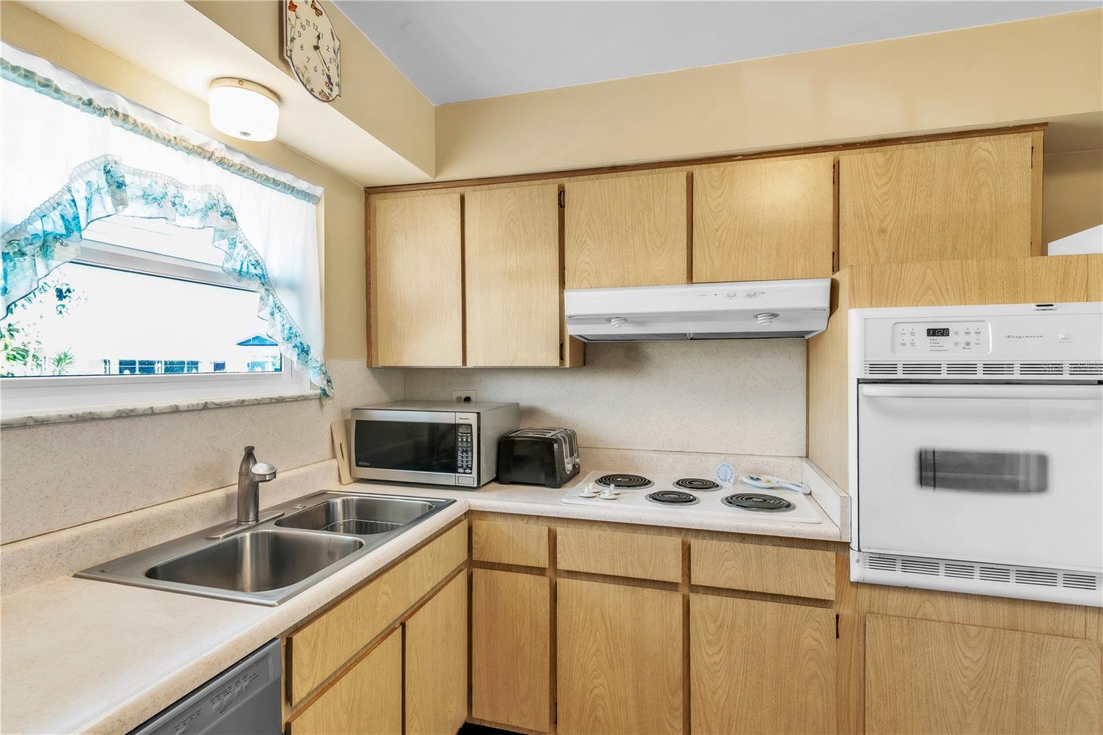 DEL WEBBS SUN CITY FLORIDA UN - Residential