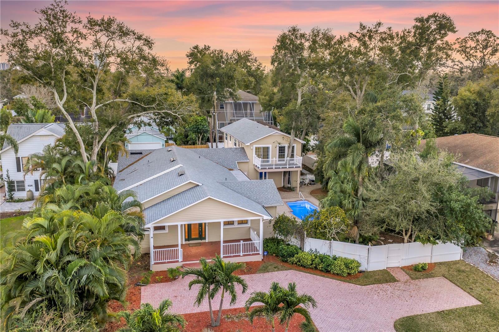 CRESCENT PARK HEIGHTS - Residential