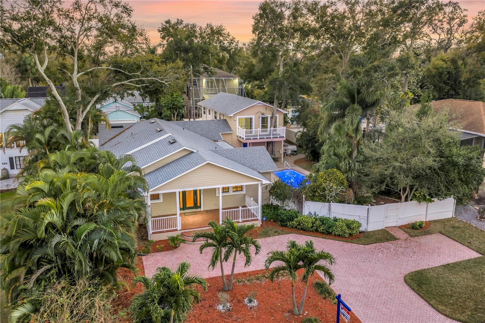 CRESCENT PARK HEIGHTS - Residential