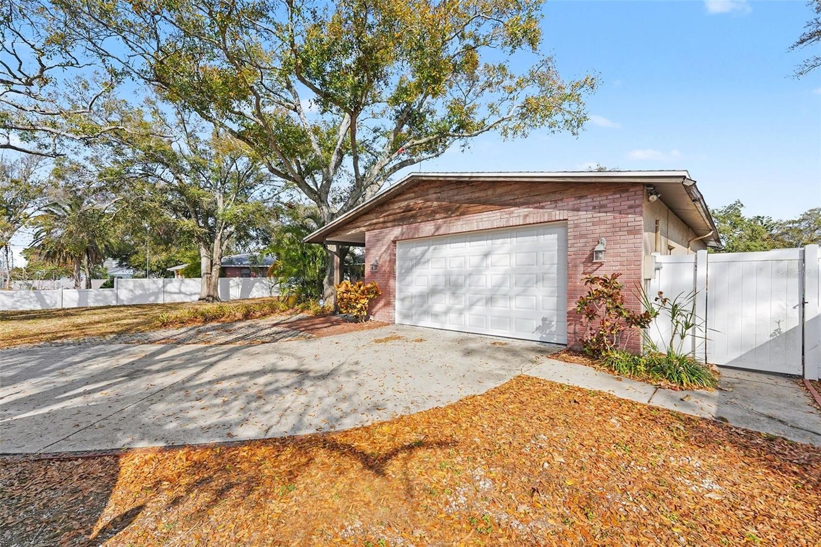 PINELLAS FARMS - Residential