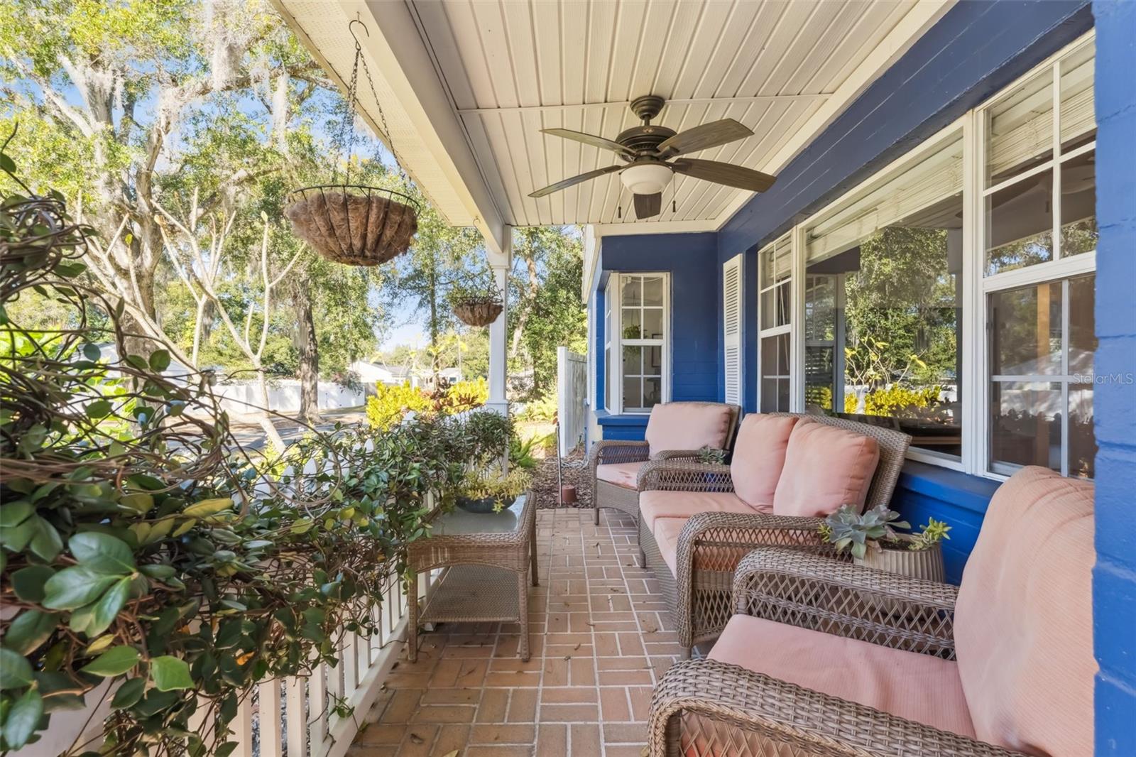 415 N HAMPTON AVENUE