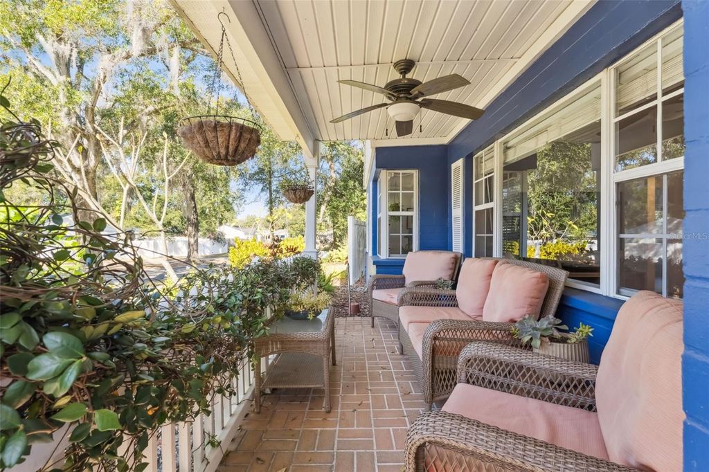 Photo of 415 N Hampton Avenue, Orlando, FL 32803 (MLS # O6378145)