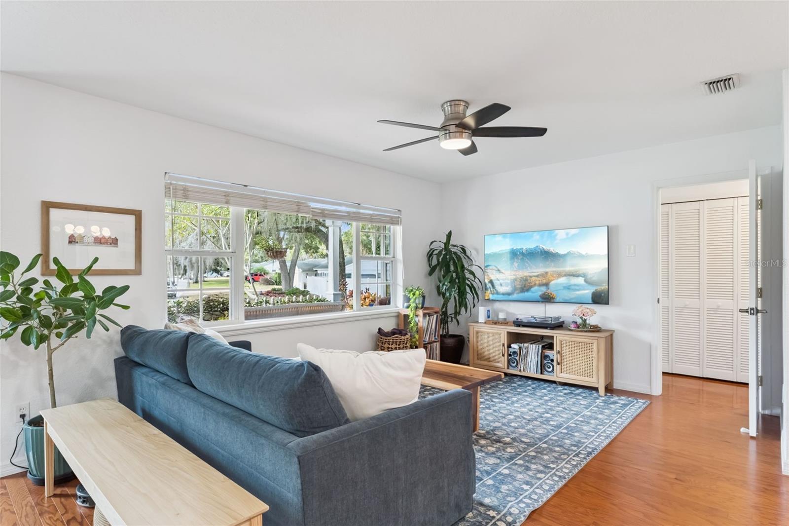 415 N HAMPTON AVENUE