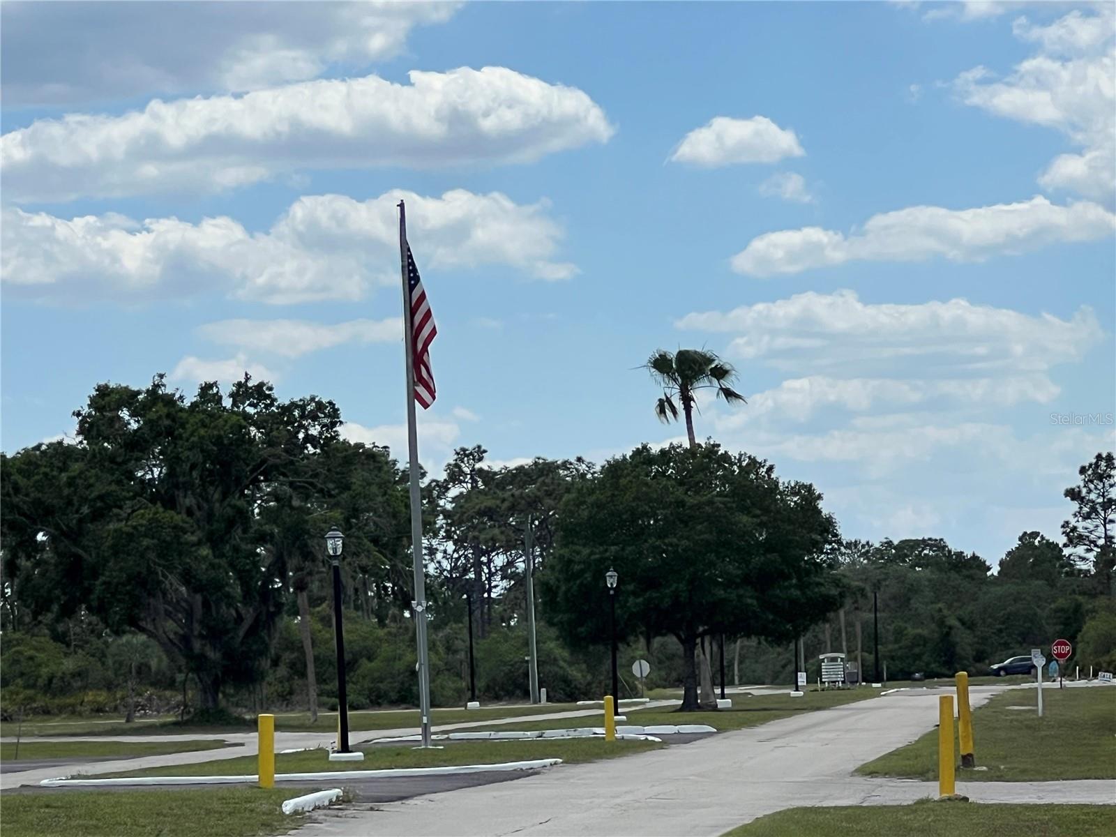 INDIAN LAKE ESTATES - Land