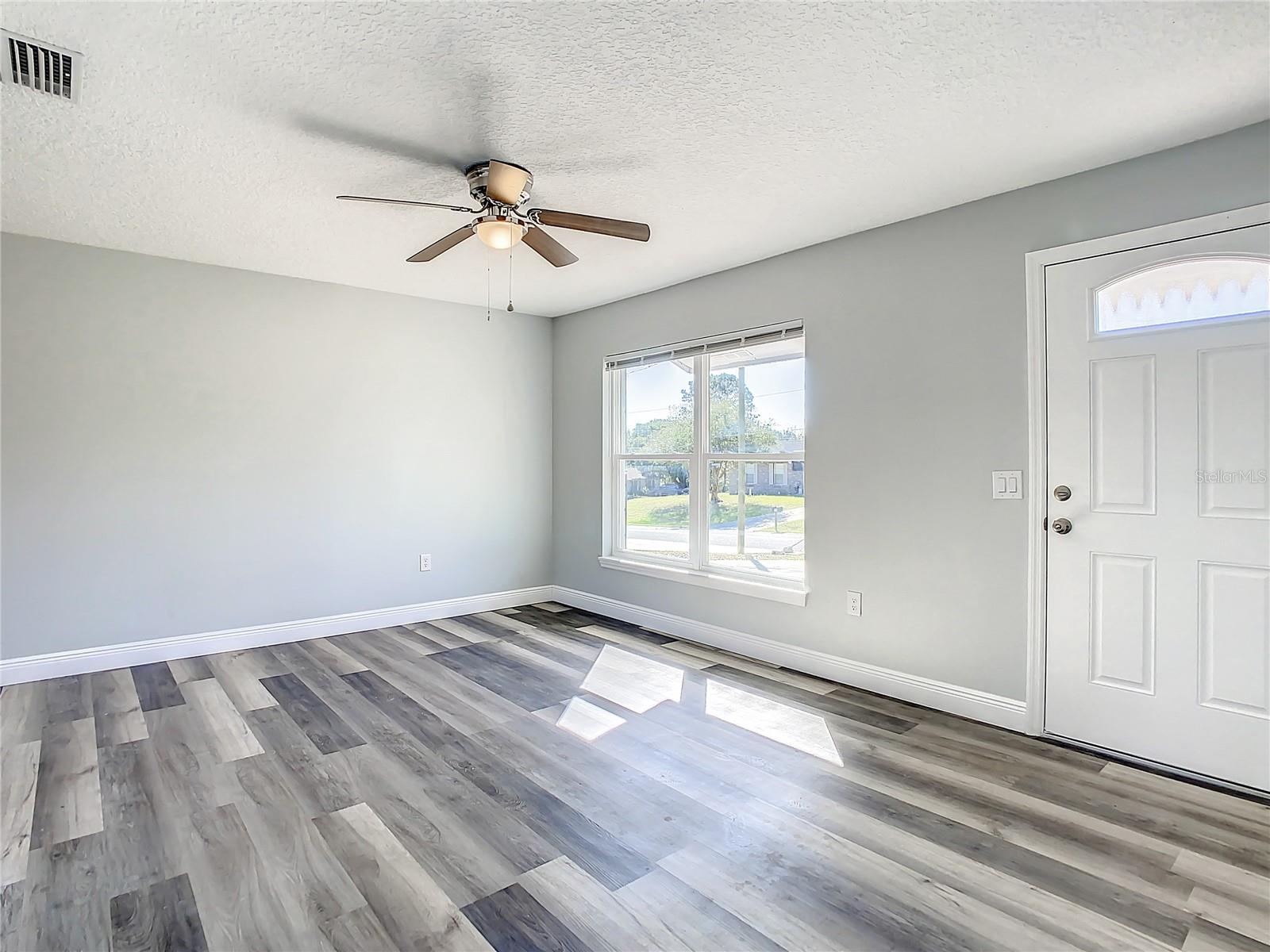 LADY LAKE APRIL HILLS - Residential