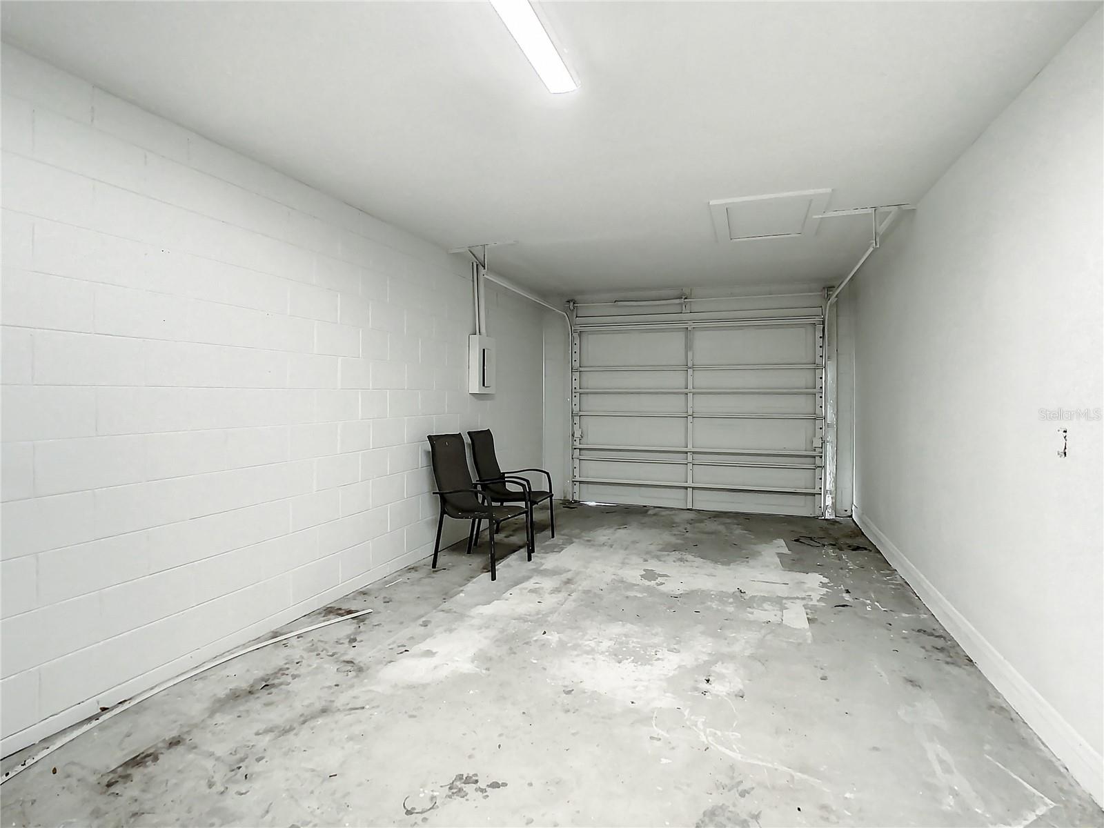 LADY LAKE APRIL HILLS - Residential