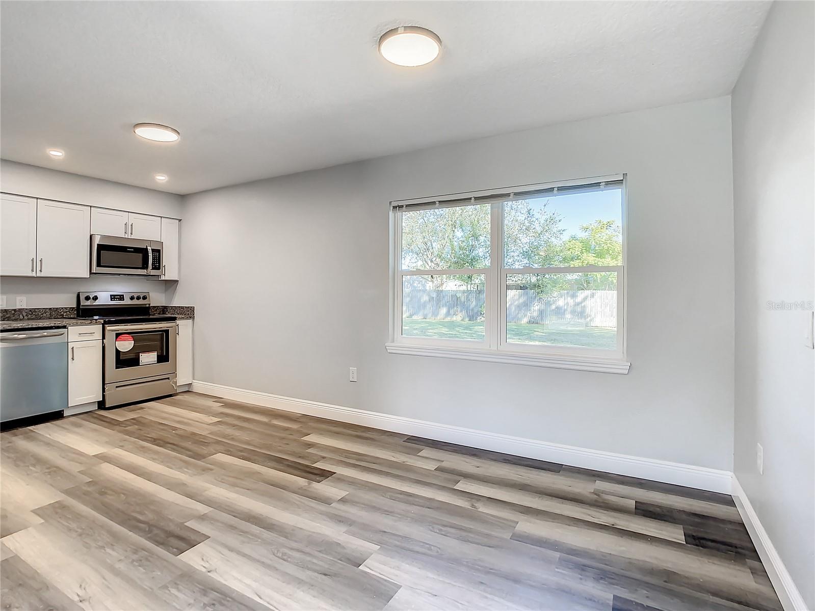 LADY LAKE APRIL HILLS - Residential