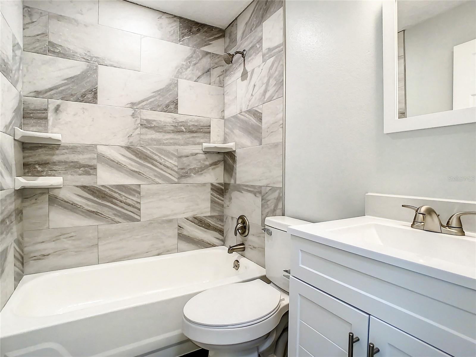 LADY LAKE APRIL HILLS - Residential