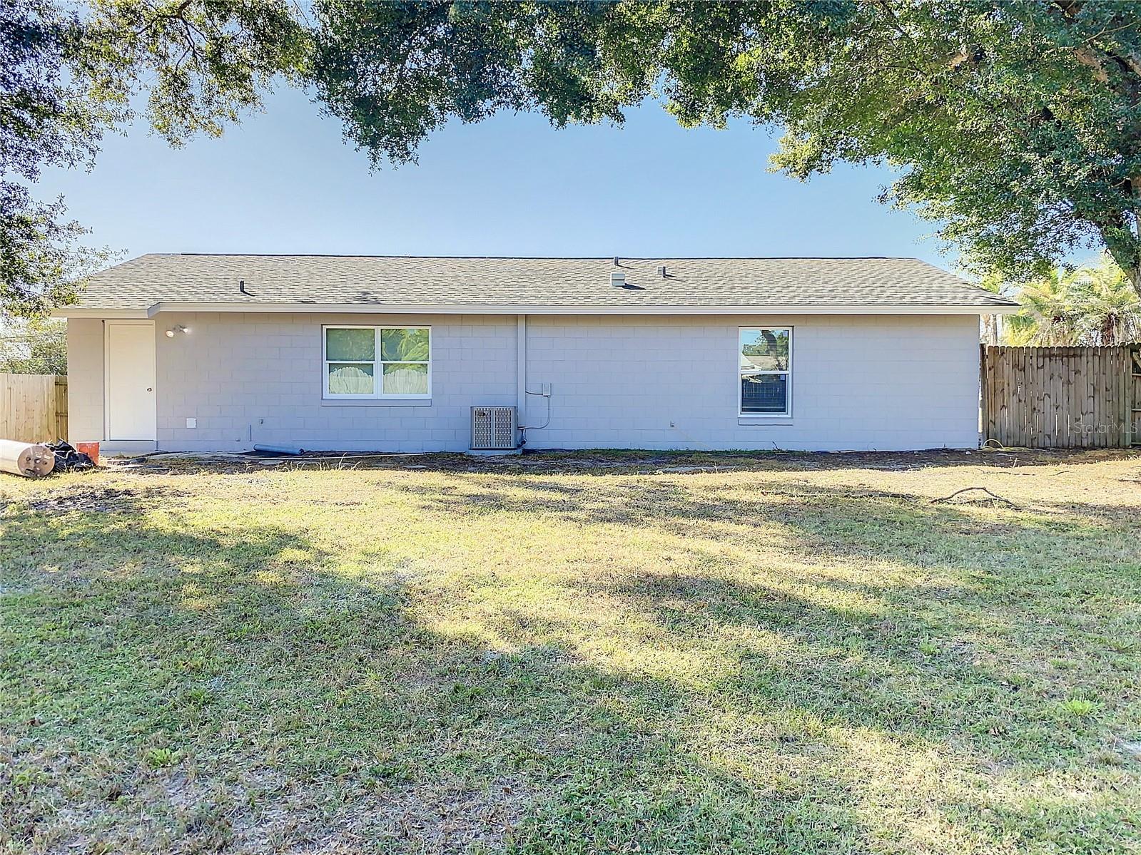 LADY LAKE APRIL HILLS - Residential