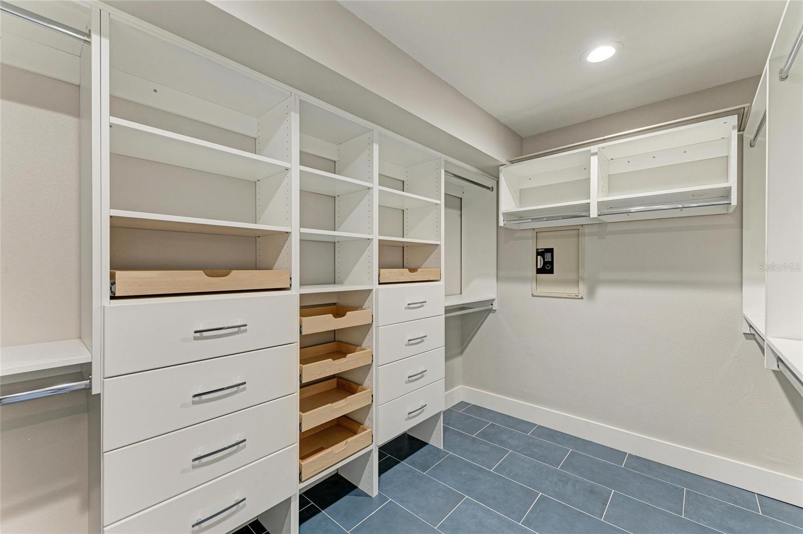 TIDY ISLAND PH II - Residential