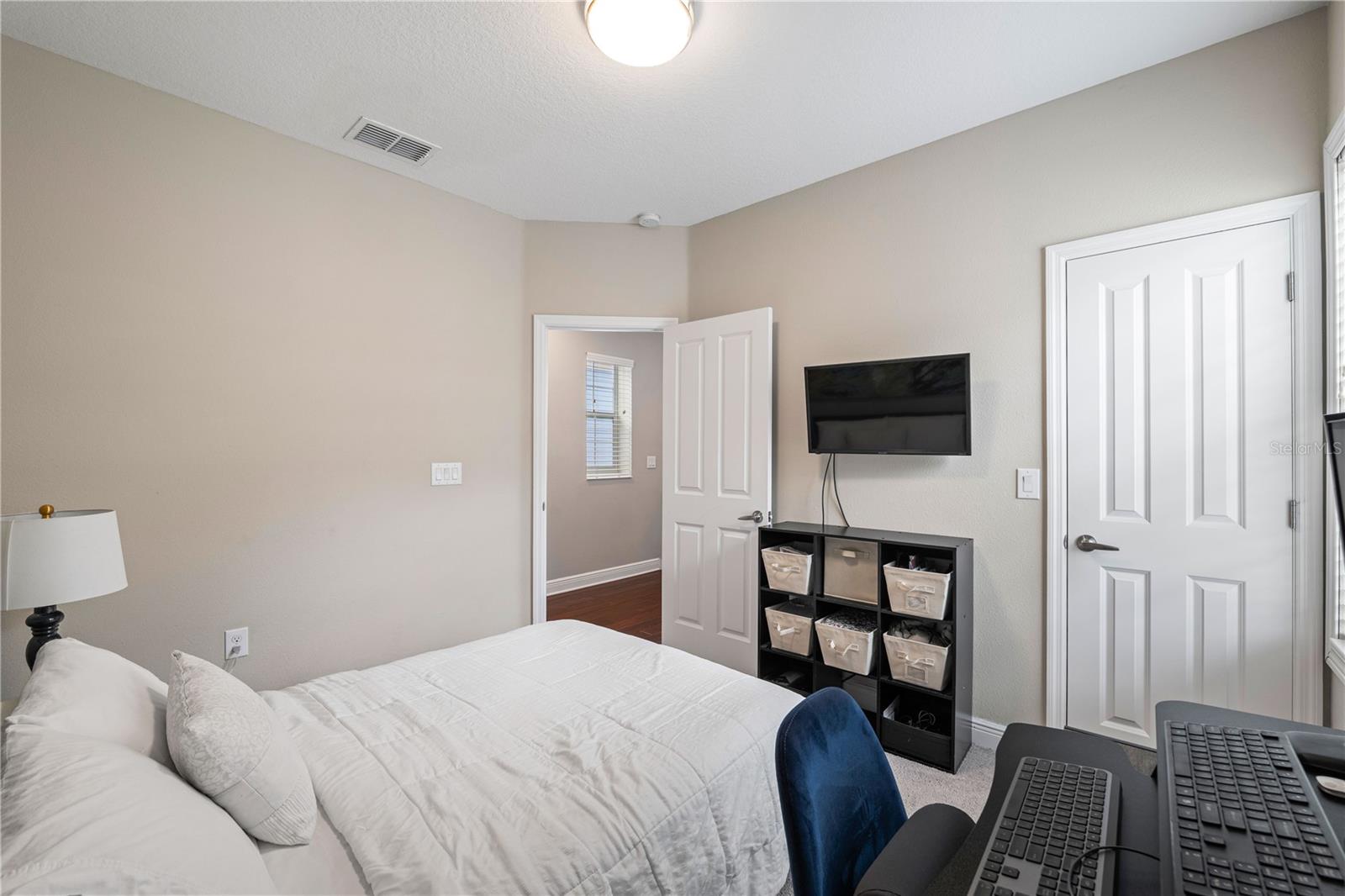 HAYES PARK VILLAGE - Residential Lease