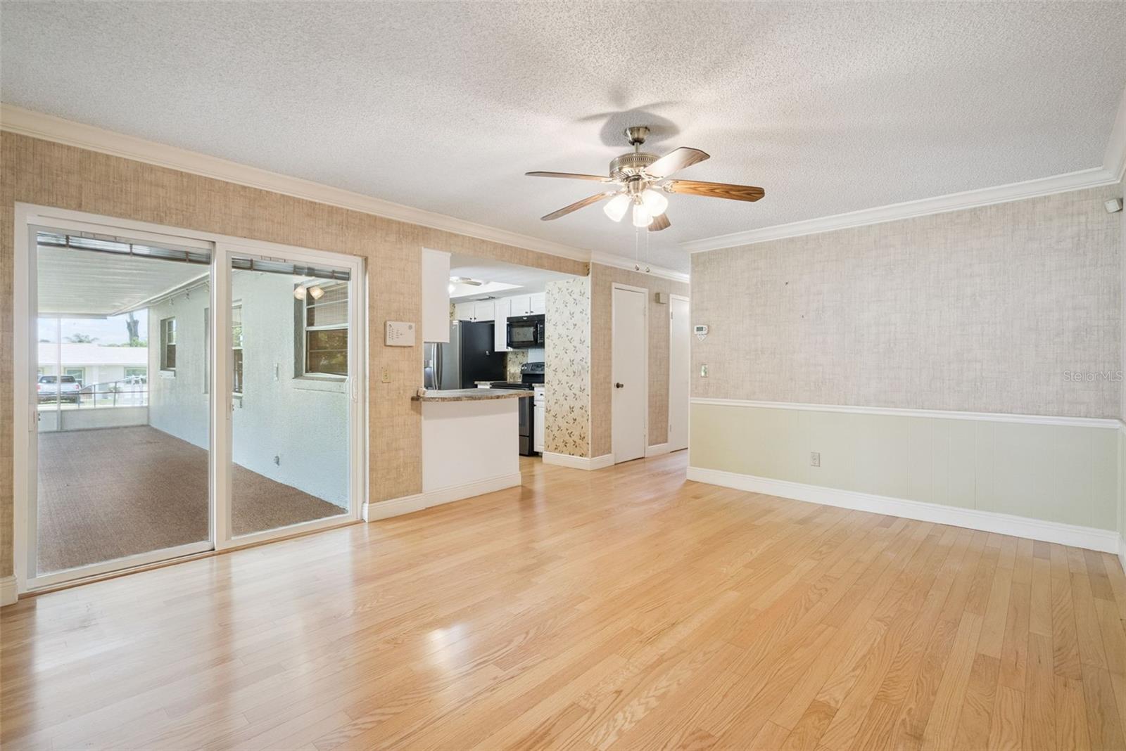 MEADOWS WEST THE - Residential