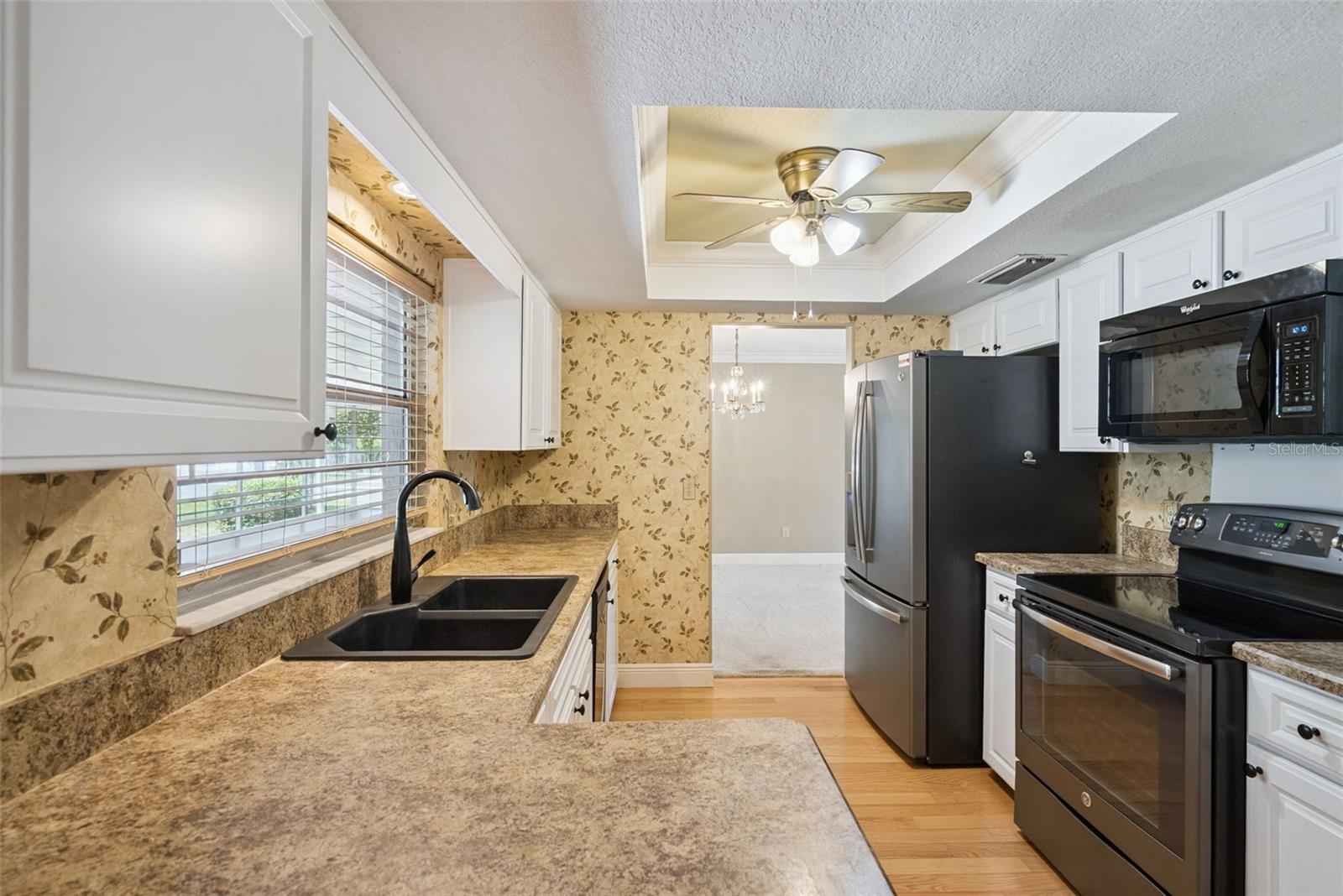 MEADOWS WEST THE - Residential