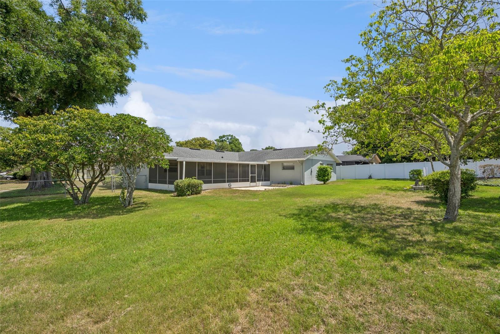 MEADOWS WEST THE - Residential