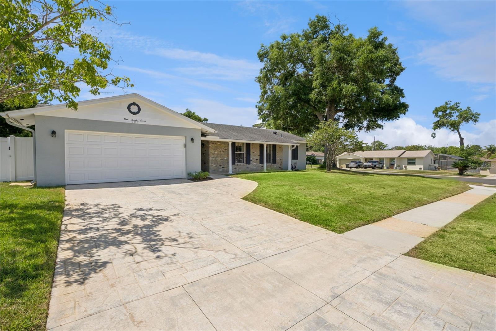 MEADOWS WEST THE - Residential