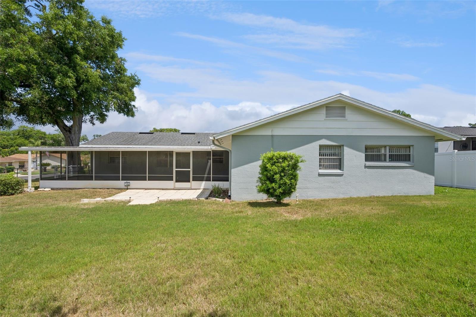 MEADOWS WEST THE - Residential