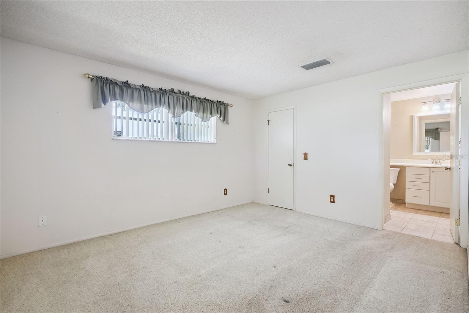 MEADOWS WEST THE - Residential