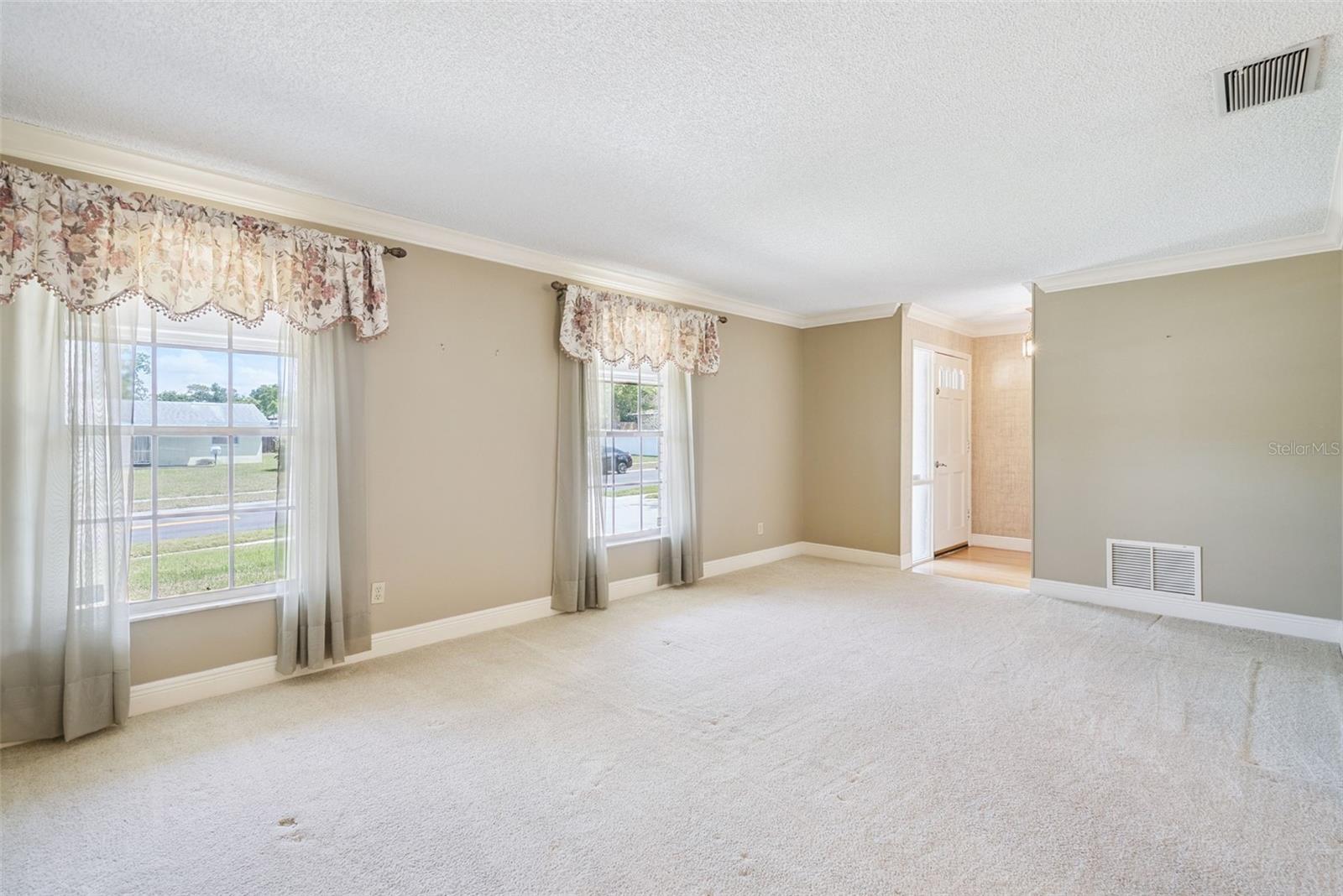 MEADOWS WEST THE - Residential