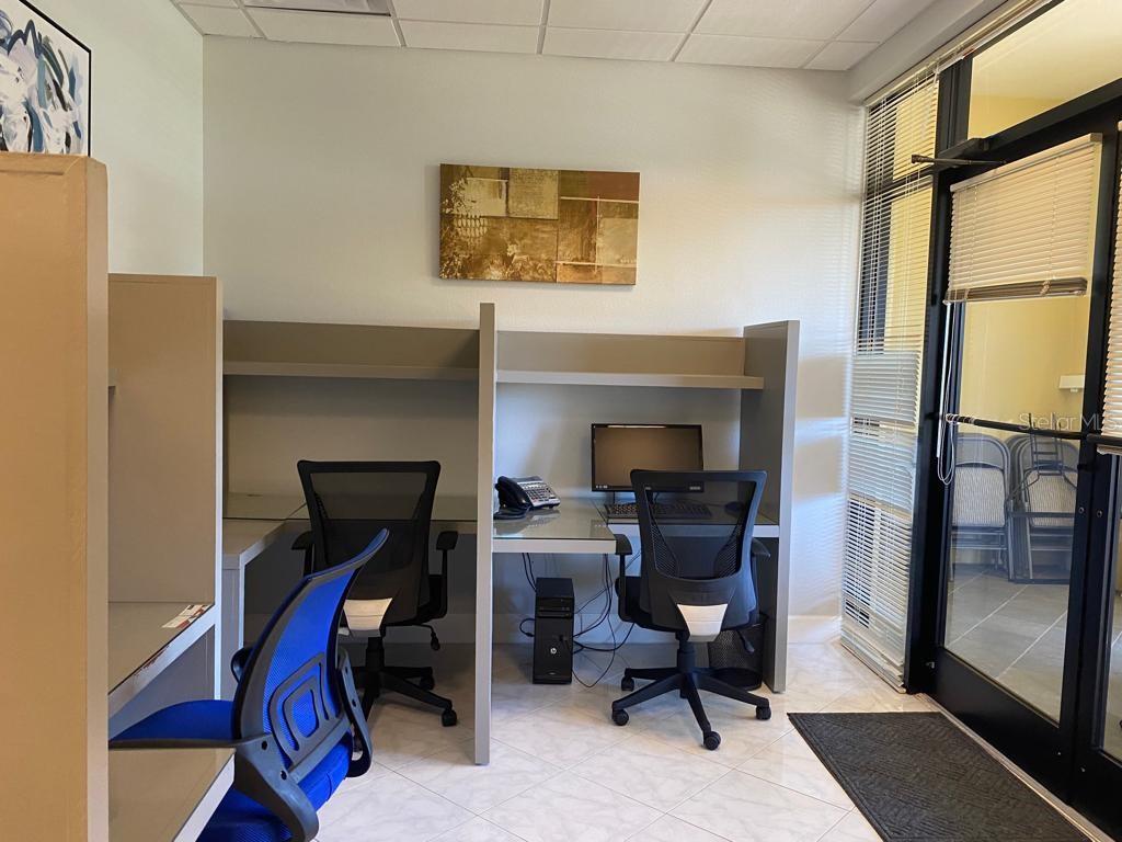 VILLAGE/HUNTERS CRK - Commercial Lease