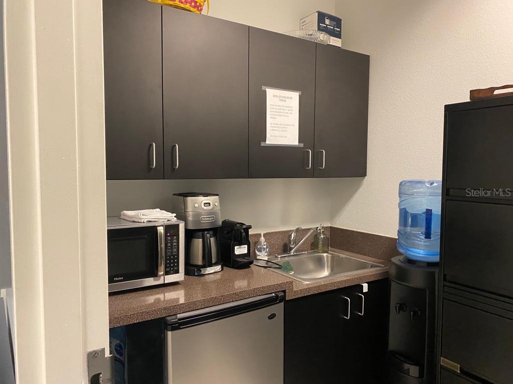 VILLAGE/HUNTERS CRK - Commercial Lease