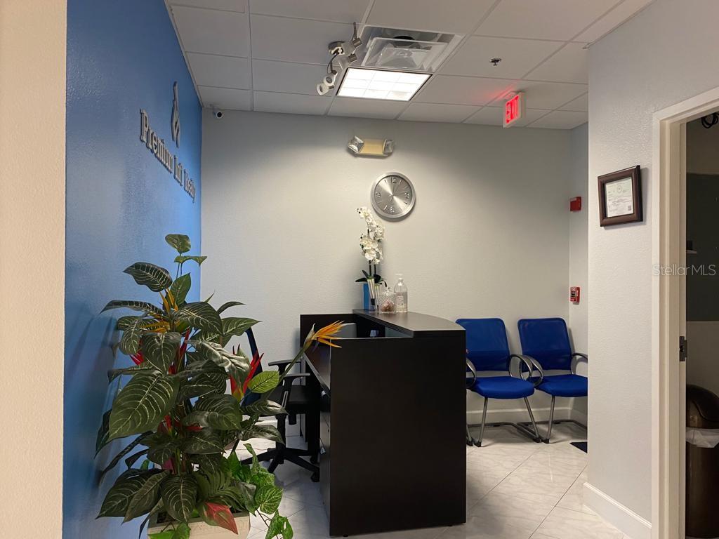 VILLAGE/HUNTERS CRK - Commercial Lease