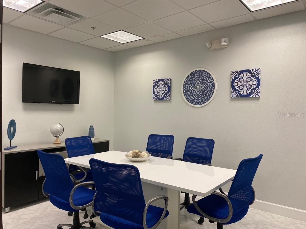 VILLAGE/HUNTERS CRK - Commercial Lease