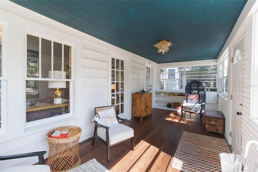 Photo of 122 N Mills Avenue, Orlando, FL 32801 (MLS # O6400182)