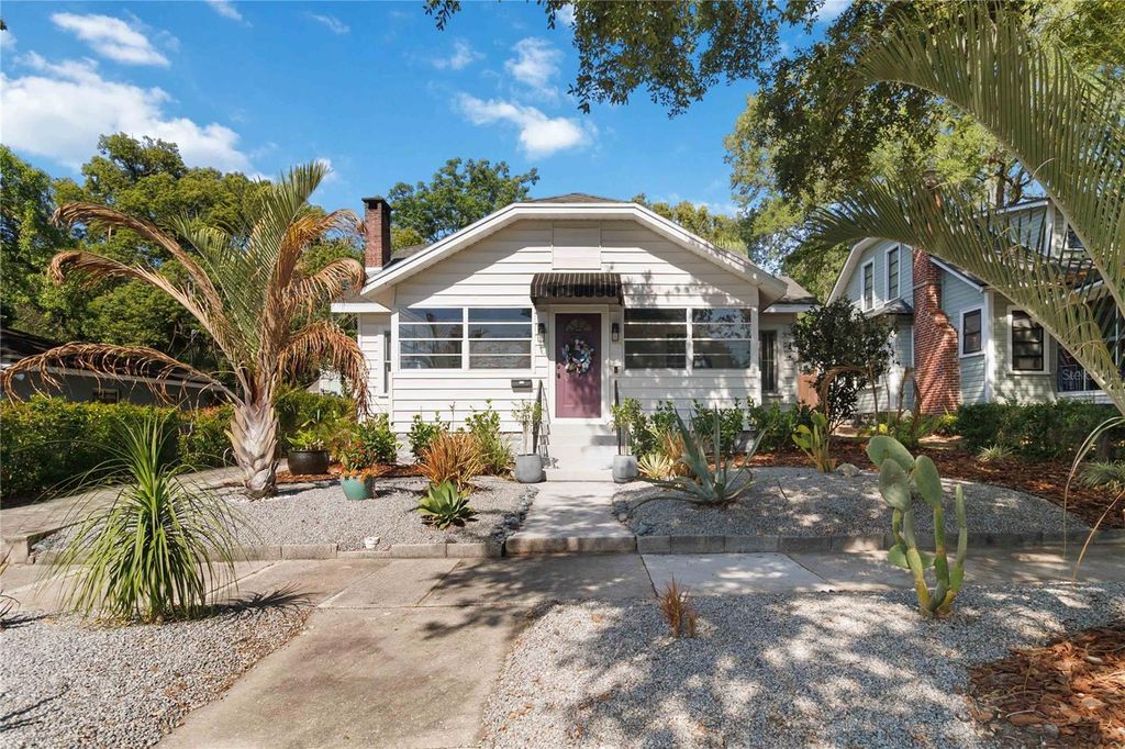 Photo of 122 N Mills Avenue, Orlando, FL 32801 (MLS # O6400182)