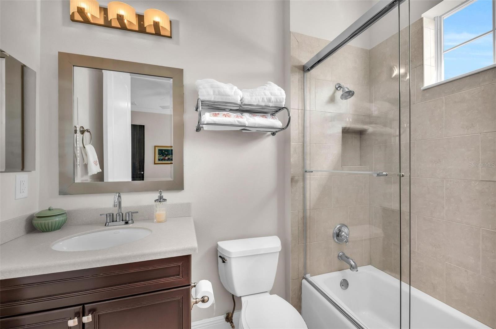 FOUNDERS CLUB - Residential