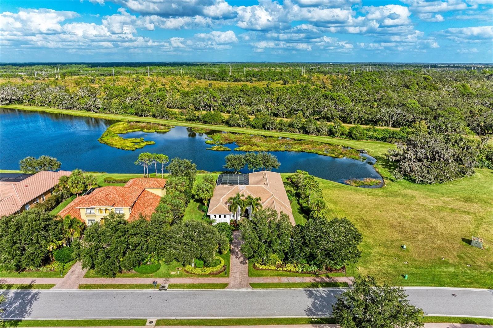 FOUNDERS CLUB - Residential