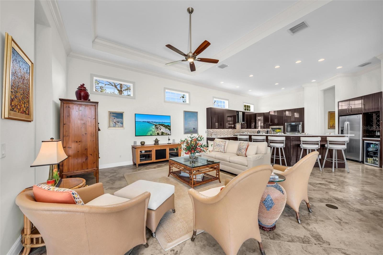 FOUNDERS CLUB - Residential