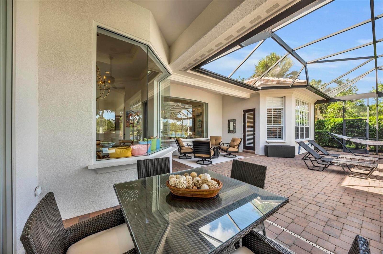 FOUNDERS CLUB - Residential