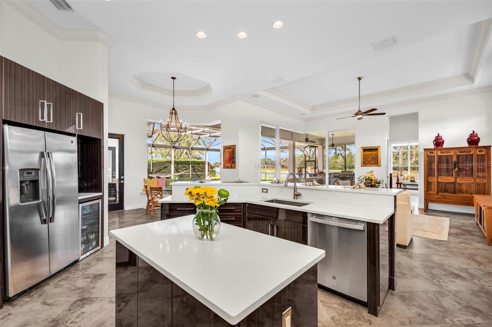 FOUNDERS CLUB - Residential