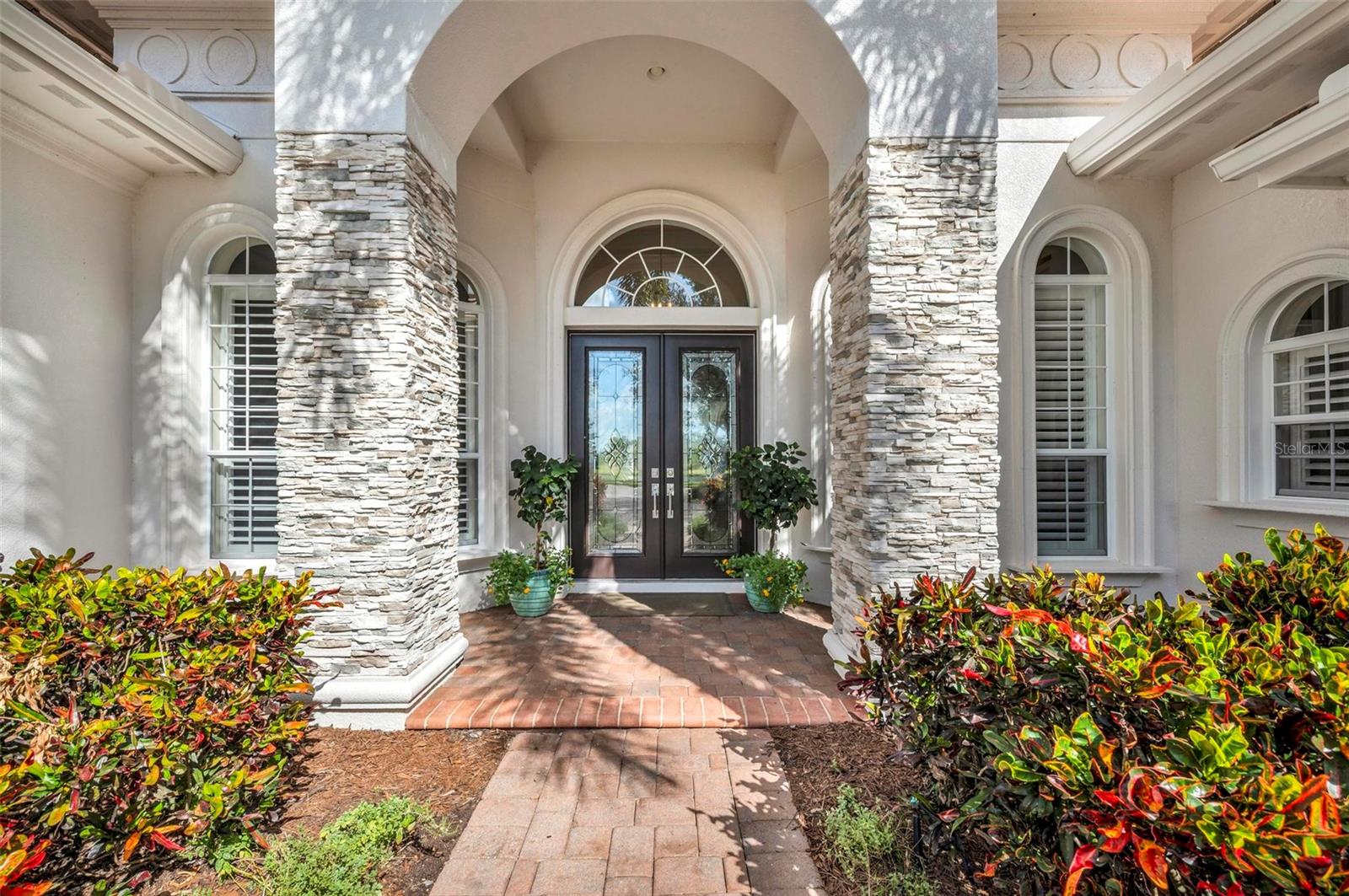 FOUNDERS CLUB - Residential