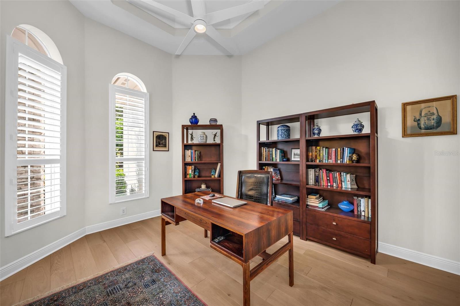 FOUNDERS CLUB - Residential