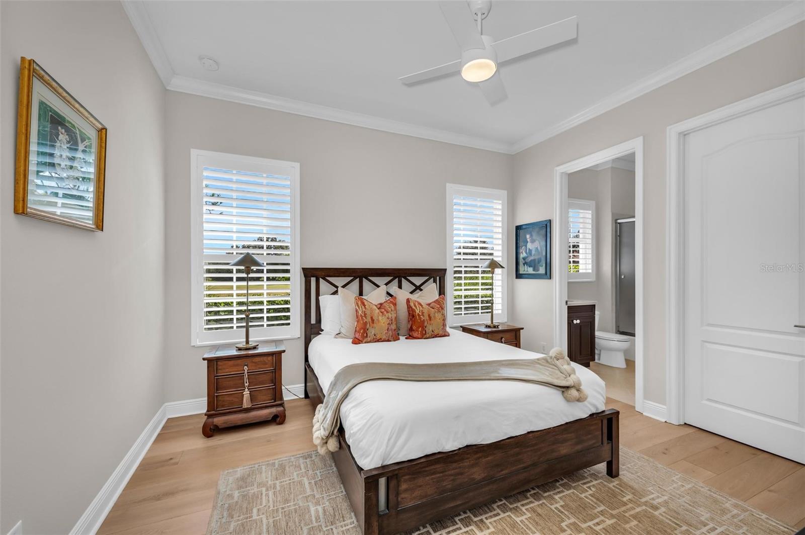 FOUNDERS CLUB - Residential