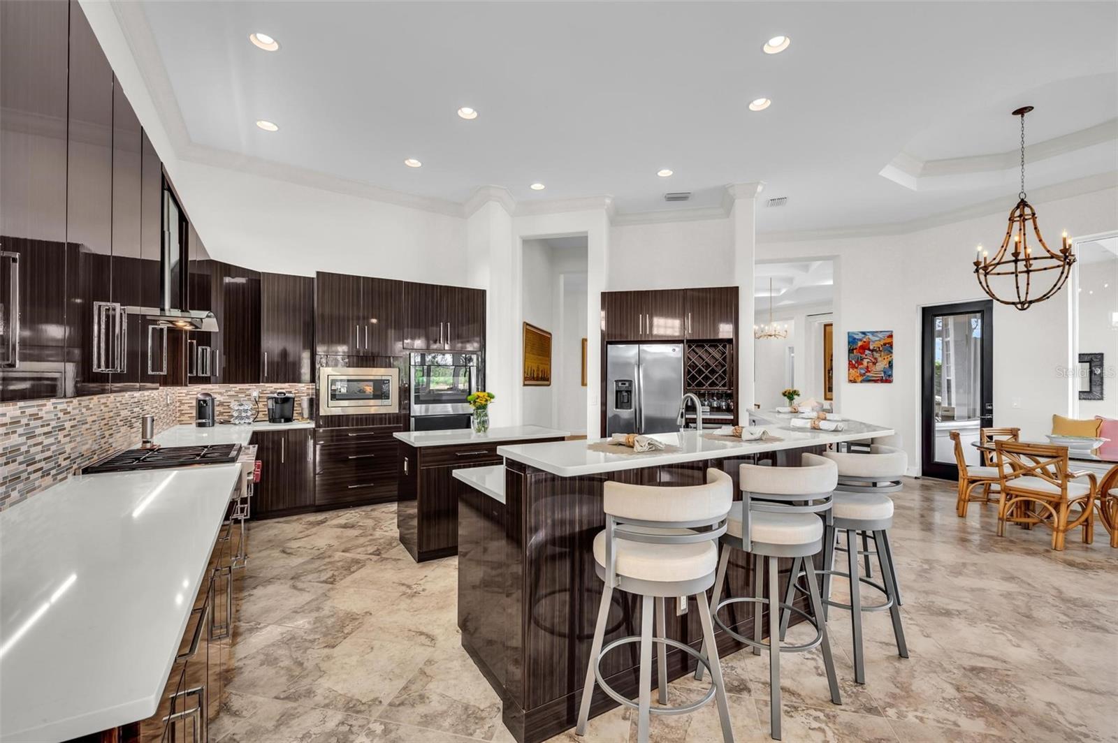 FOUNDERS CLUB - Residential