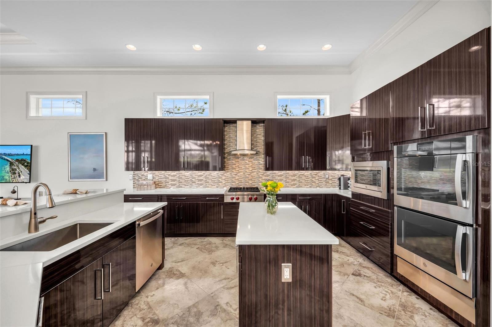 FOUNDERS CLUB - Residential