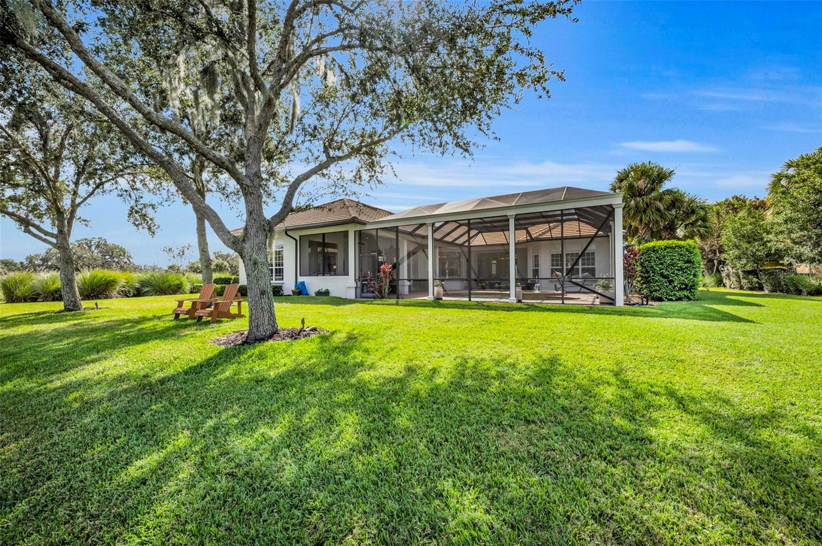 FOUNDERS CLUB - Residential