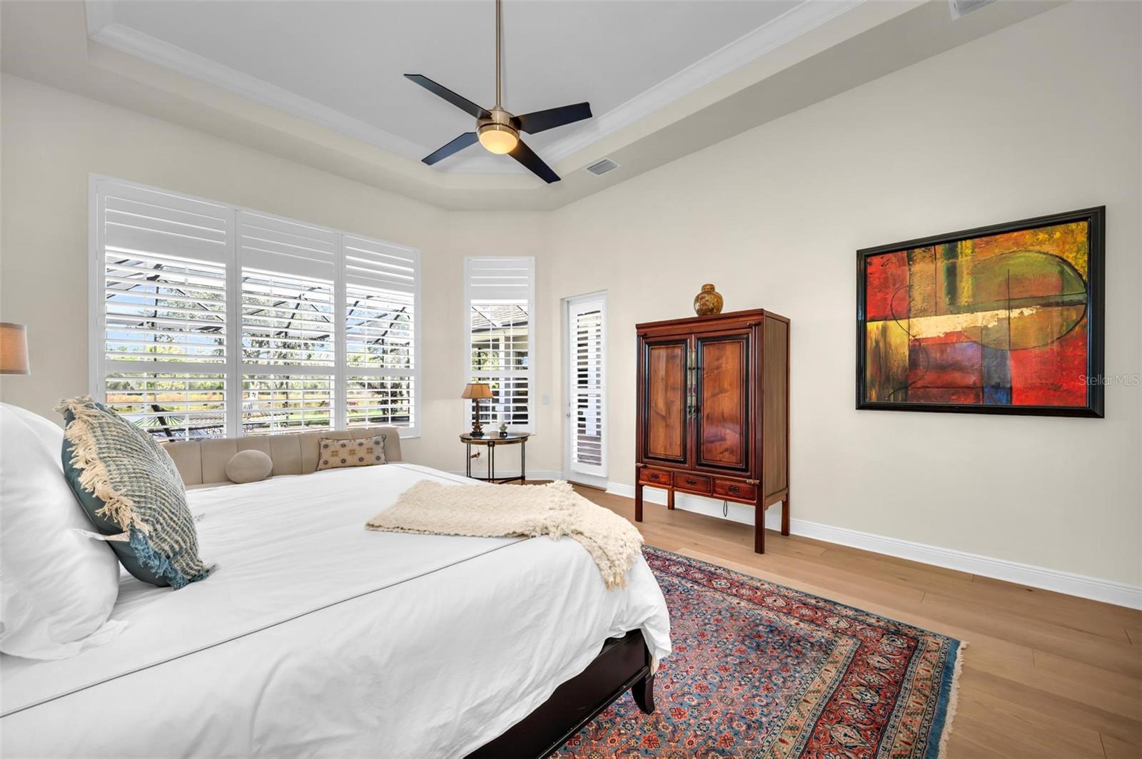 FOUNDERS CLUB - Residential