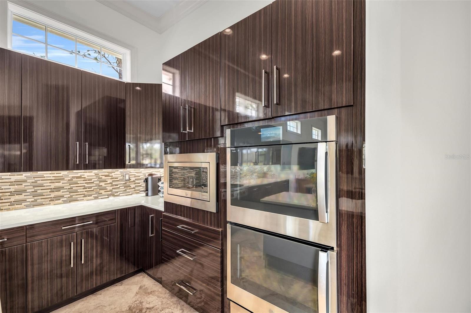 FOUNDERS CLUB - Residential