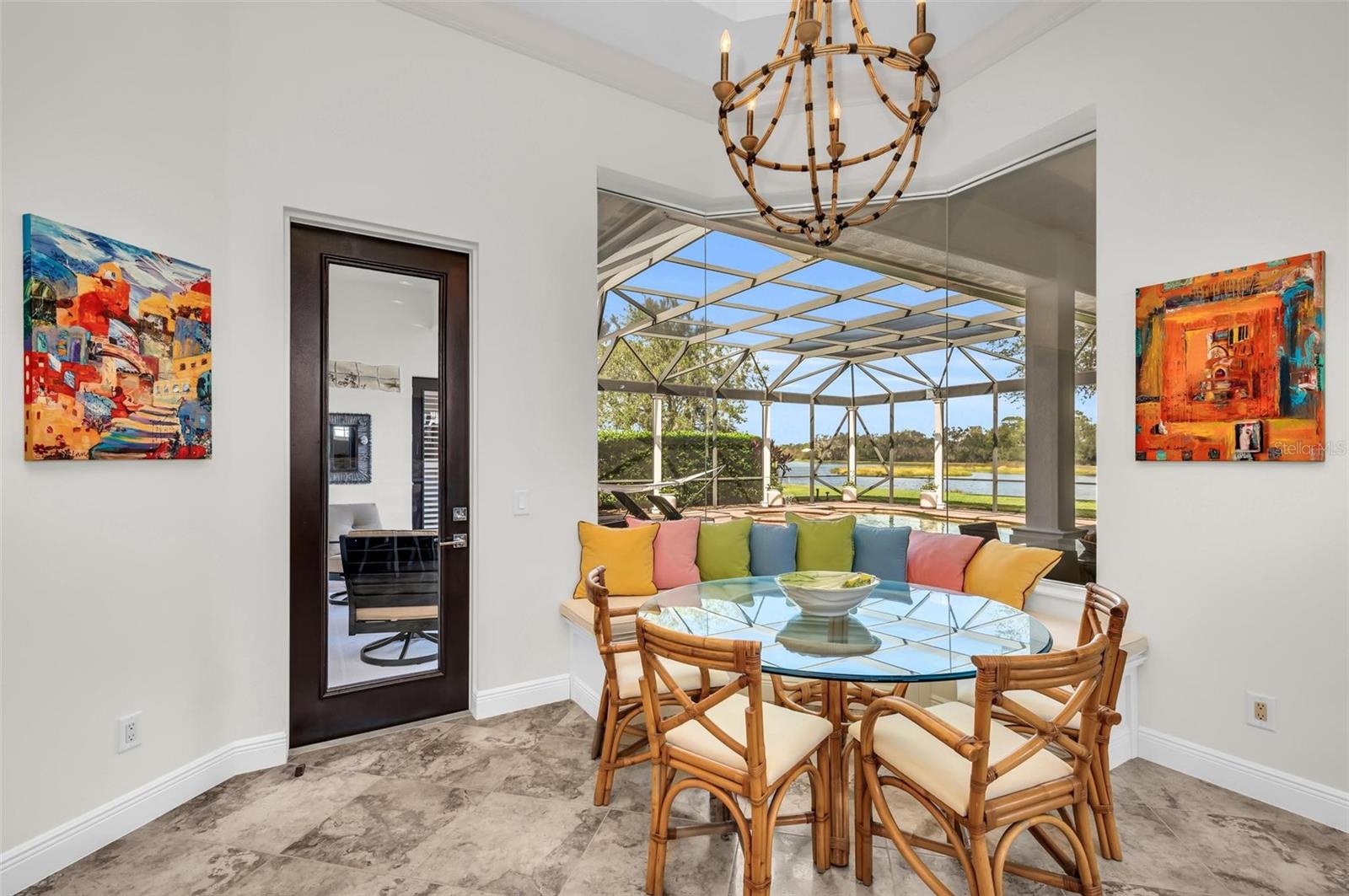 FOUNDERS CLUB - Residential