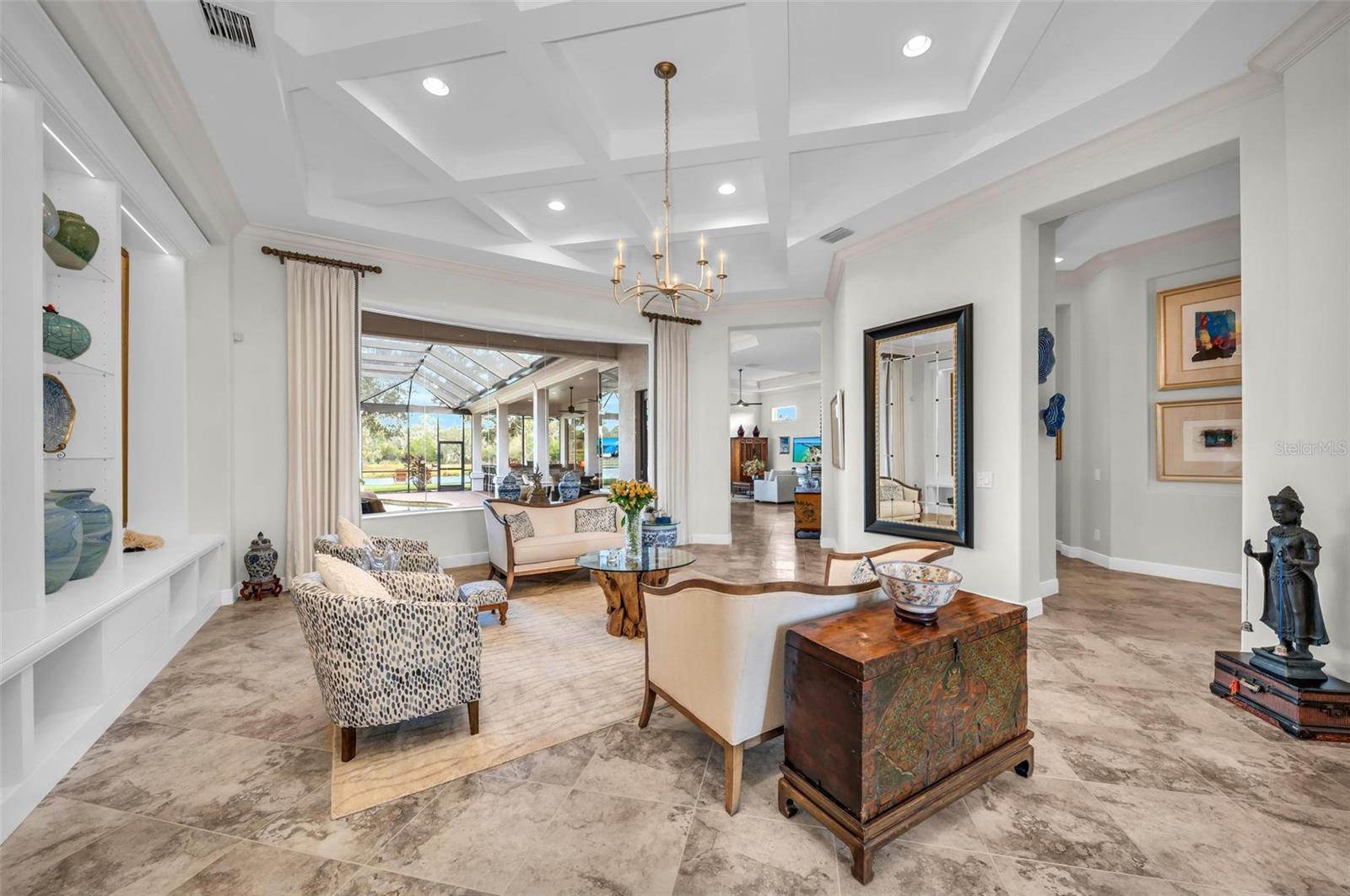 FOUNDERS CLUB - Residential