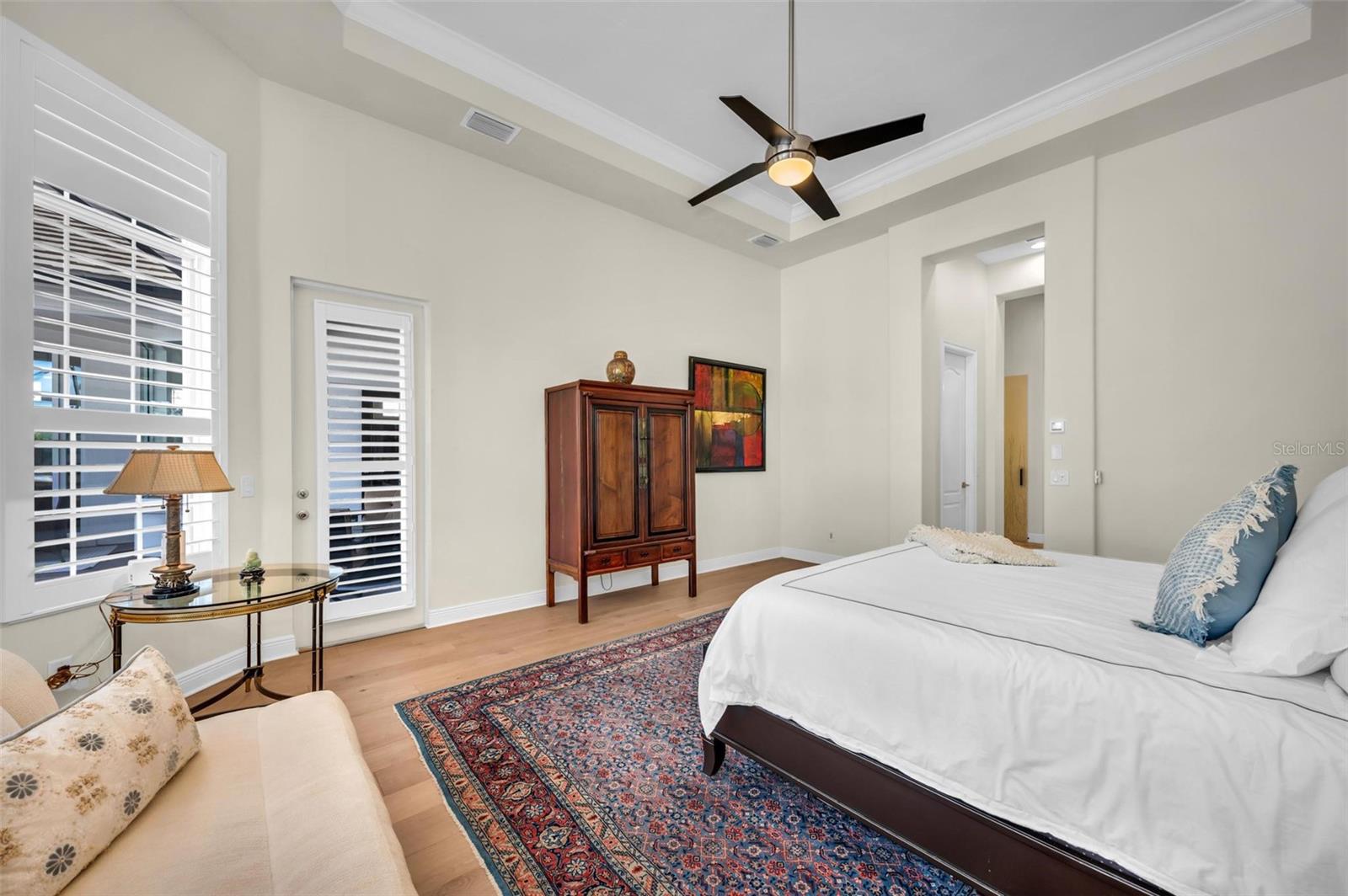 FOUNDERS CLUB - Residential