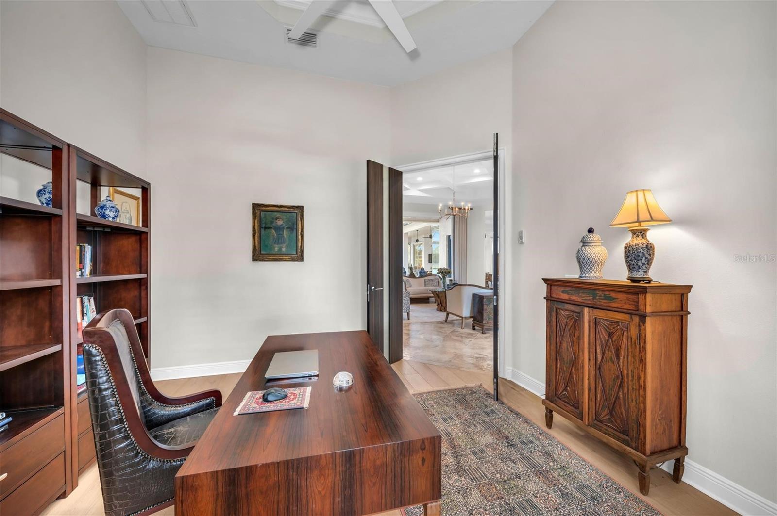 FOUNDERS CLUB - Residential